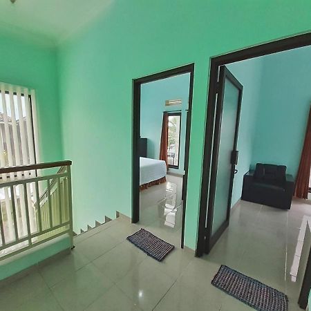 Villa 3 Bedroom Edelweis No. 7 Near Museum Angkut Бату Екстер'єр фото
