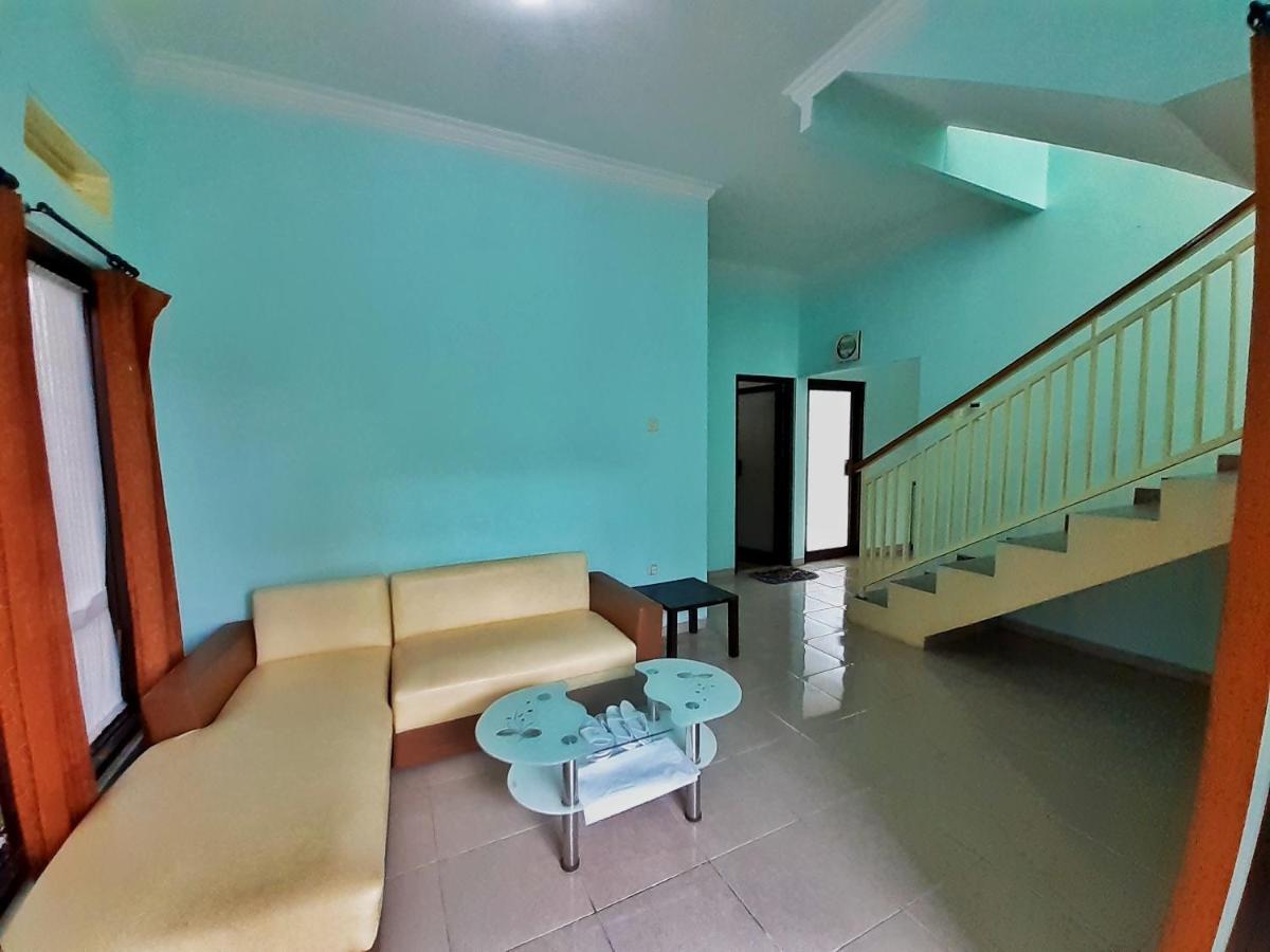 Villa 3 Bedroom Edelweis No. 7 Near Museum Angkut Бату Екстер'єр фото
